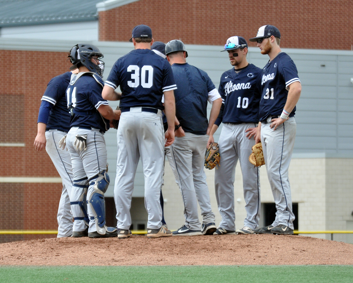 Lions Fall 8-2 to La Roche in Day One of AMCC Championships