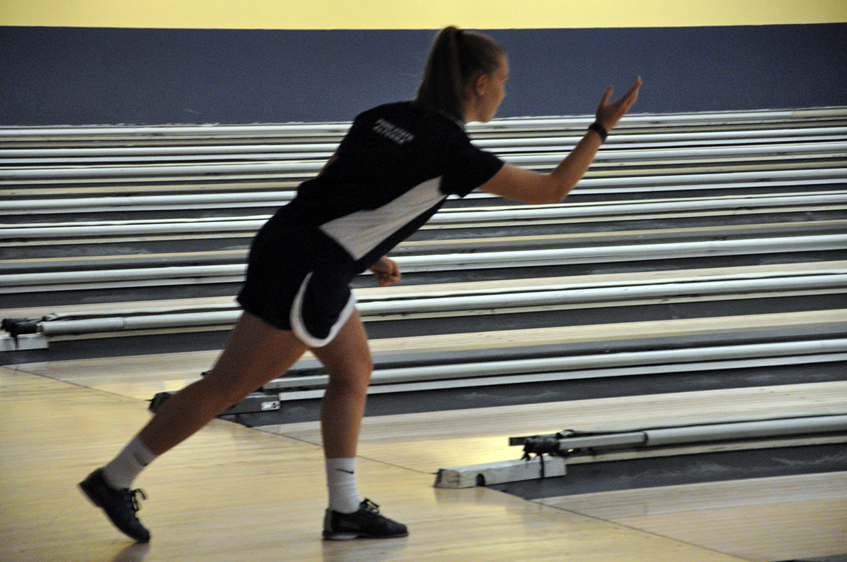 Photo: Penn State Altoona sophomore Rylee Duck bowls during Sunday's baker matches at Holiday Bowl.