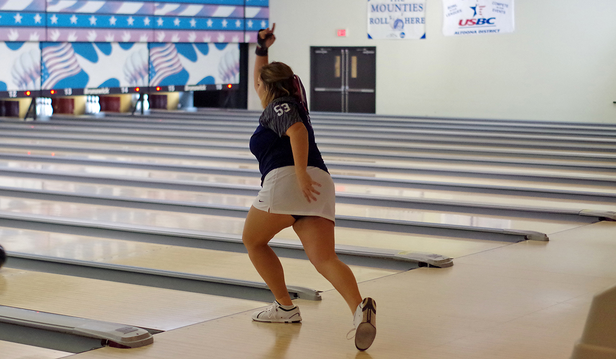 Women’s Bowling Places Seventh at St. Vincent Tournament