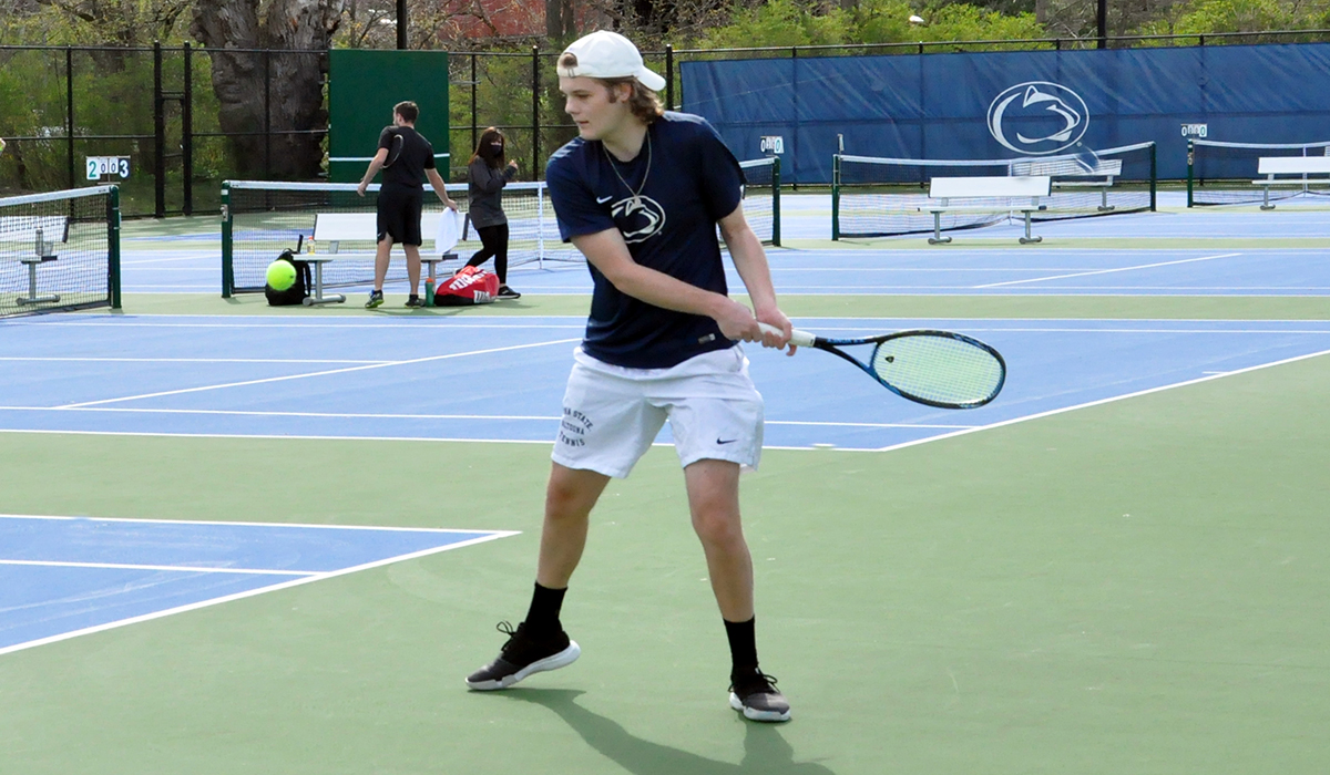 Men’s Tennis Eliminated from AMCC Tournament With 5-2 Loss