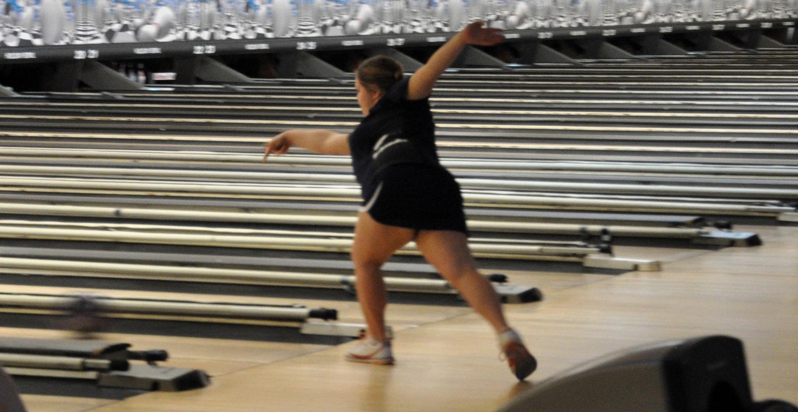 Women’s Bowling Places Ninth at SVC Tournament