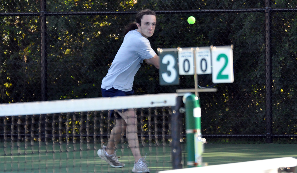 Men’s Tennis Advances to AMCC Title Match With 5-2 Win Over UPG