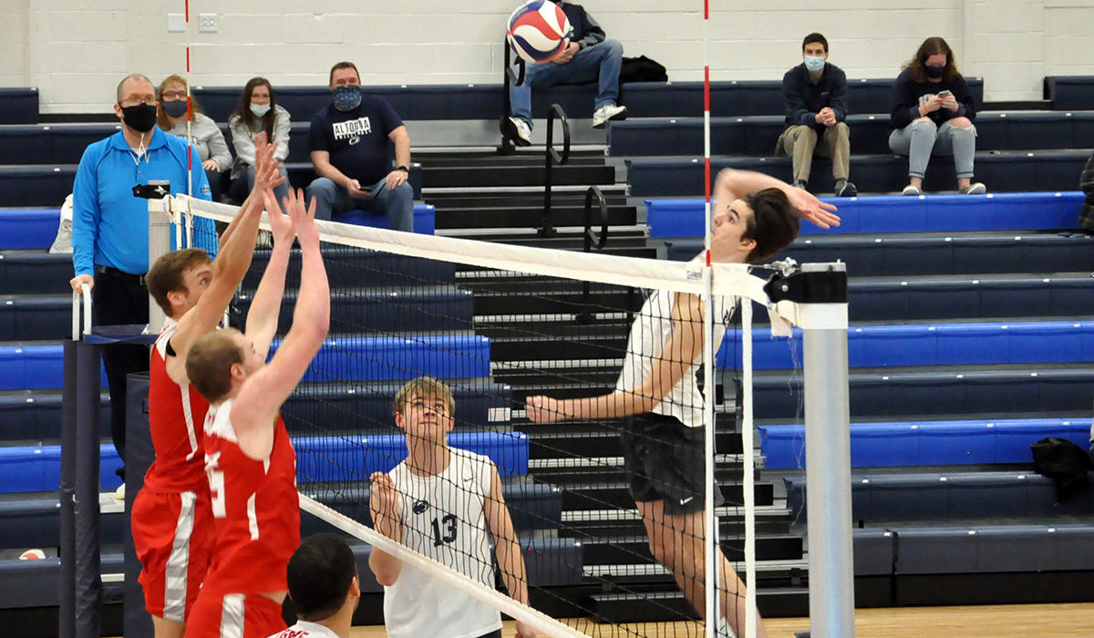 Men’s Volleyball Goes 1-1 in Saturday AMCC Tri-Match