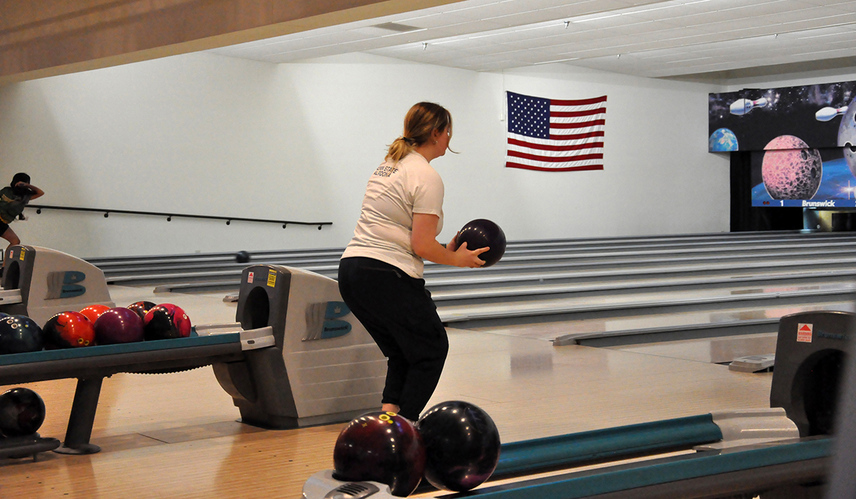 Women’s Bowling Places Ninth in First AMCC Round Robin